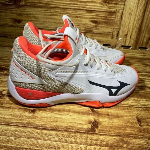 Mizuno Women's Size 7 Wave Impulse AC Tennis Shoe in Bright Coral - Picture 2 of 6